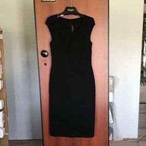 size 6 st. john dress that has never been wear
